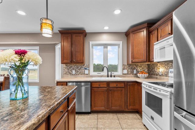 W8096 COUNTY ROAD MM, Wautoma, WI 54982