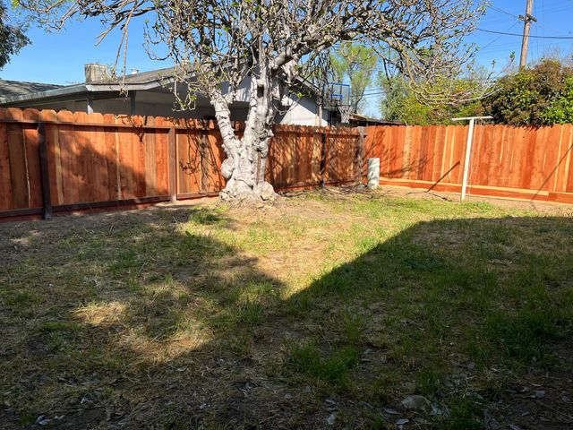 1501 Pelton Ave, Modesto, CA 95351