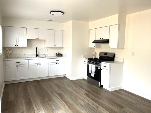 1501 Pelton Ave, Modesto, CA 95351