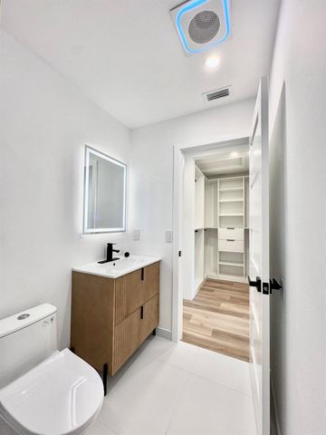 21547 Altamira Avenue, Boca Raton, FL 33433