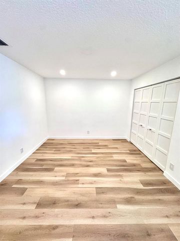 21547 Altamira Avenue, Boca Raton, FL 33433