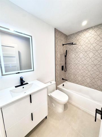 21547 Altamira Avenue, Boca Raton, FL 33433