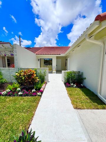 21547 Altamira Avenue, Boca Raton, FL 33433