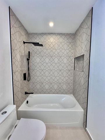 21547 Altamira Avenue, Boca Raton, FL 33433
