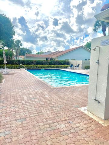 21547 Altamira Avenue, Boca Raton, FL 33433