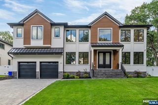 391 Harrison Street, Paramus, NJ 07652
