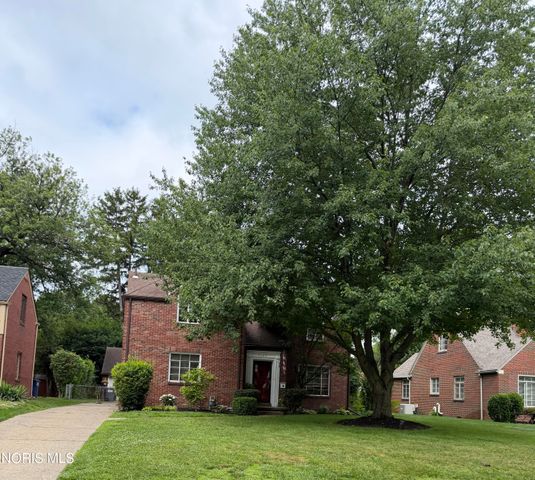 2663 Pemberton Drive, Toledo, OH 43606