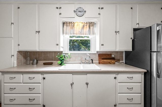 51 David St, Springfield, MA 01104