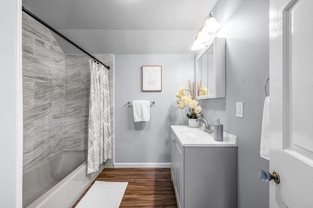 51 David St, Springfield, MA 01104
