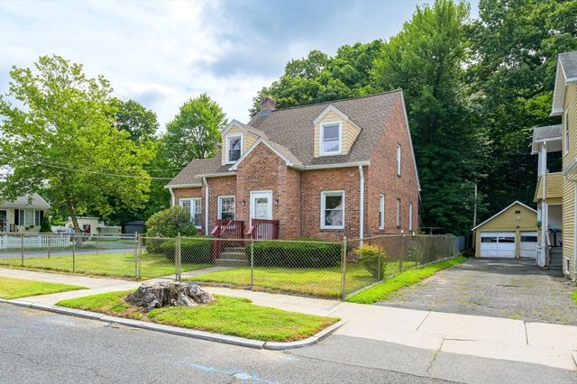 51 David St, Springfield, MA 01104