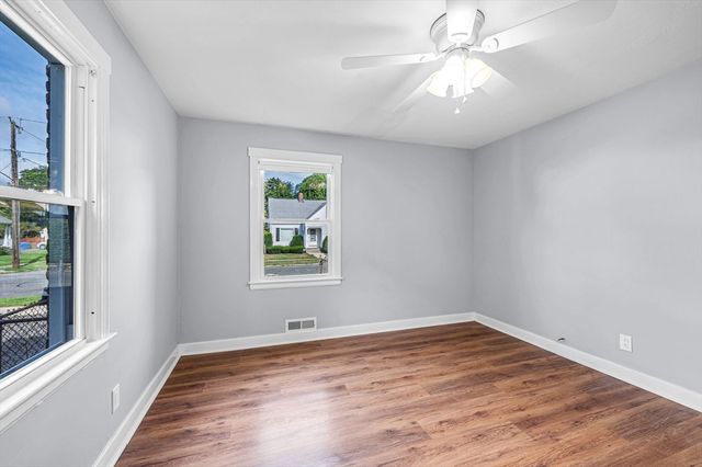 51 David St, Springfield, MA 01104