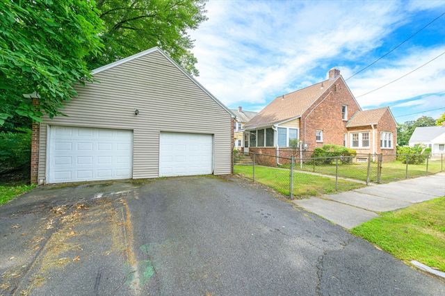 51 David St, Springfield, MA 01104