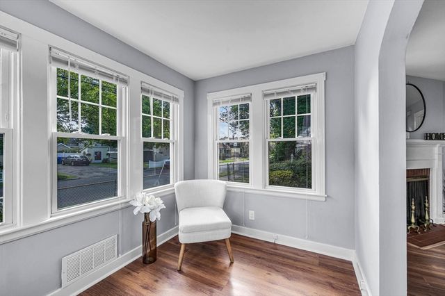 51 David St, Springfield, MA 01104