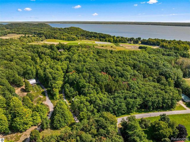 10552 Craig Road, Traverse City, MI 49686