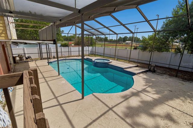 2620 GIANT PLACE, Seffner, FL 33584