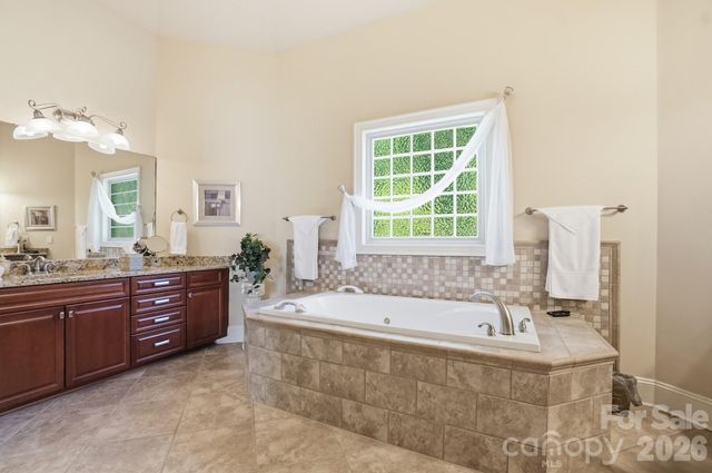11855 Churchfield Lane, Charlotte, NC 28277