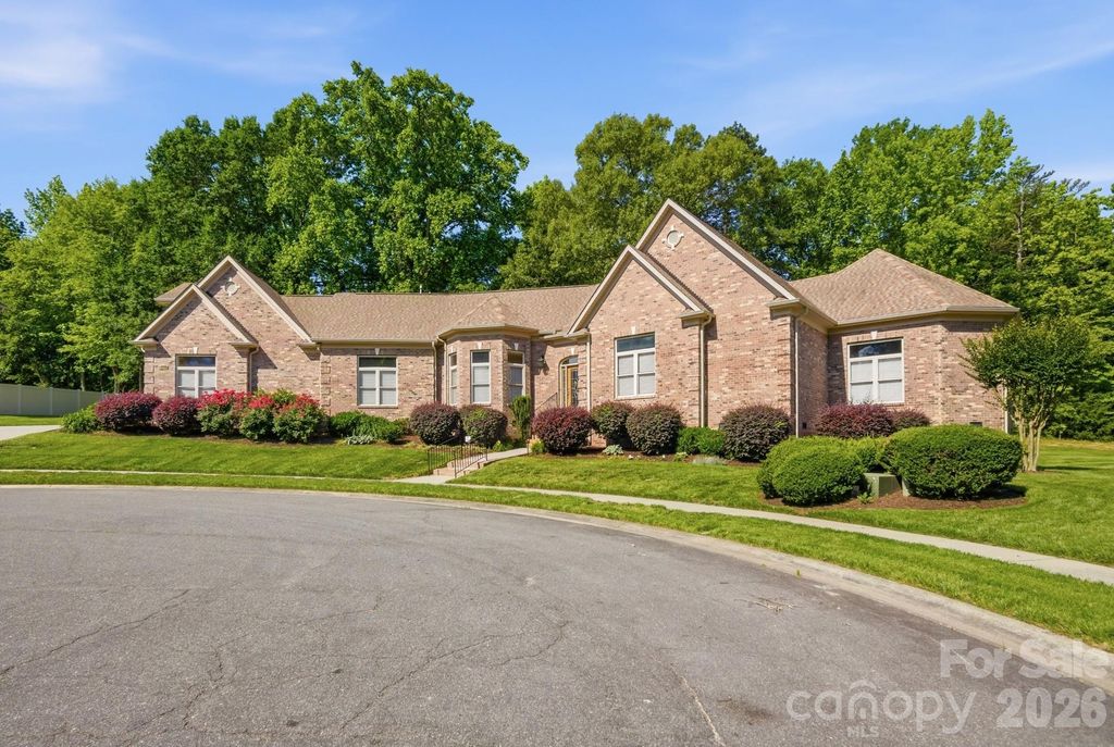 11855 Churchfield Lane, Charlotte, NC 28277