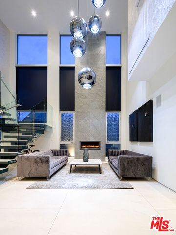 6660 COLGATE Avenue, Los Angeles, CA 90048