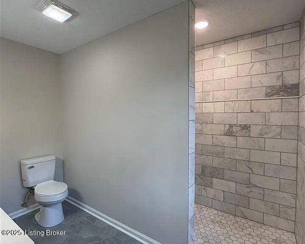 2656 E Doe Valley Pkwy, Brandenburg, KY 40108