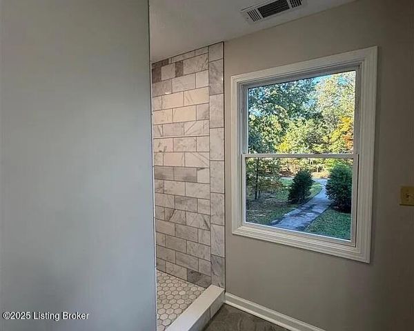 2656 E Doe Valley Pkwy, Brandenburg, KY 40108