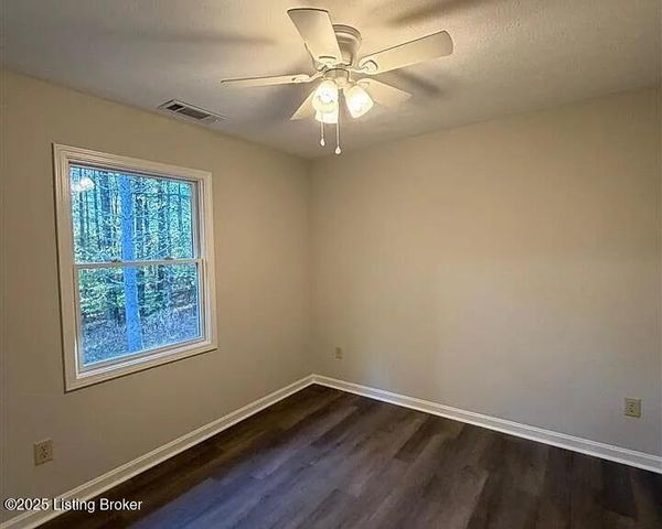 2656 E Doe Valley Pkwy, Brandenburg, KY 40108