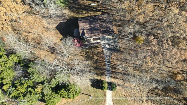 2656 E Doe Valley Pkwy, Brandenburg, KY 40108