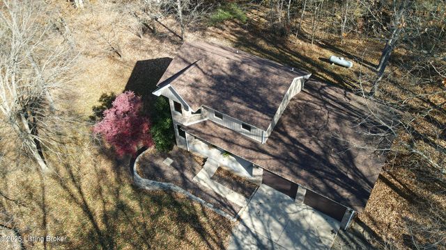 2656 E Doe Valley Pkwy, Brandenburg, KY 40108