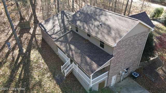 2656 E Doe Valley Pkwy, Brandenburg, KY 40108