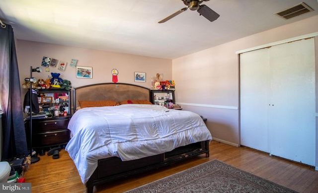 28 WELLINGTON PL, Burlington, NJ 08016