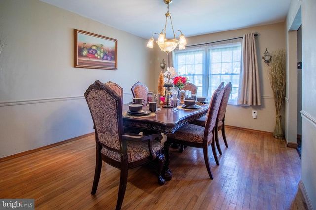 28 WELLINGTON PL, Burlington, NJ 08016