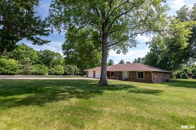 2816 SHERIDAN Road, Pekin, IL 61554
