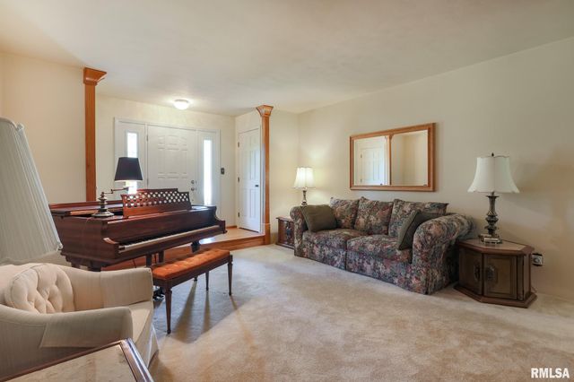 2816 SHERIDAN Road, Pekin, IL 61554
