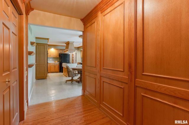 2816 SHERIDAN Road, Pekin, IL 61554
