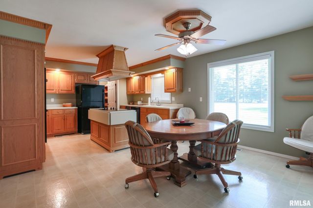 2816 SHERIDAN Road, Pekin, IL 61554