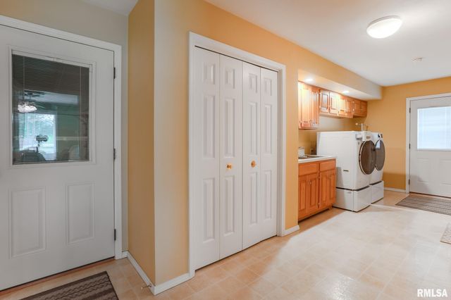 2816 SHERIDAN Road, Pekin, IL 61554