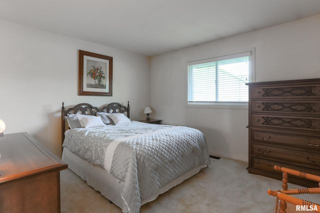 2816 SHERIDAN Road, Pekin, IL 61554