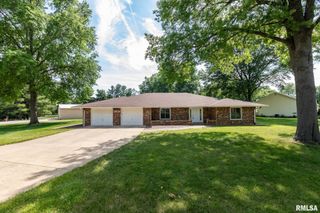 2816 SHERIDAN Road, Pekin, IL 61554