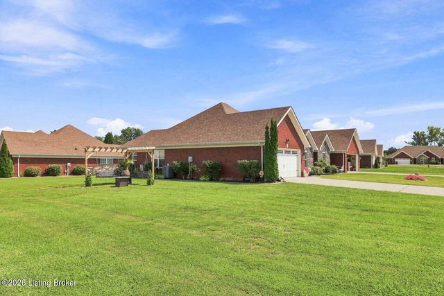 104 Sweetspire Dr, Mt Washington, KY 40047