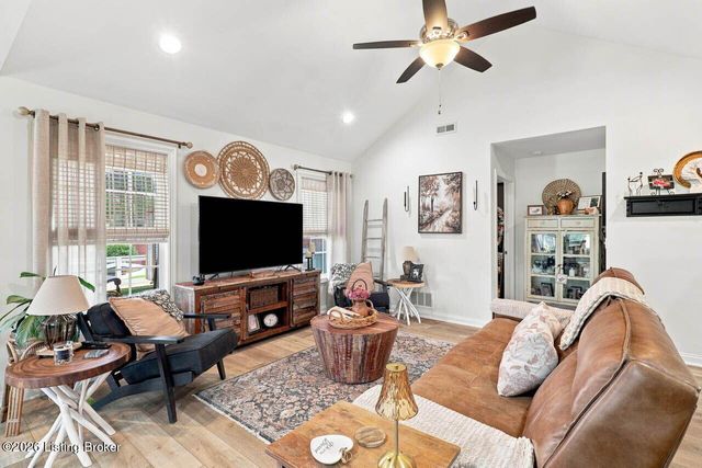 104 Sweetspire Dr, Mt Washington, KY 40047