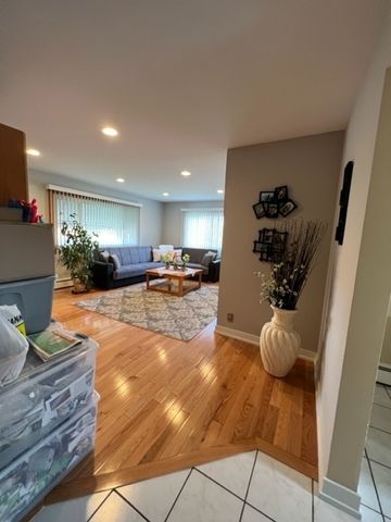 8887 N Grace Avenue 1, Niles, IL 60714
