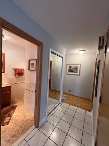 8887 N Grace Avenue 1, Niles, IL 60714
