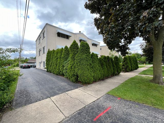 8887 N Grace Avenue 1, Niles, IL 60714