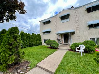 8887 N Grace Avenue 1, Niles, IL 60714