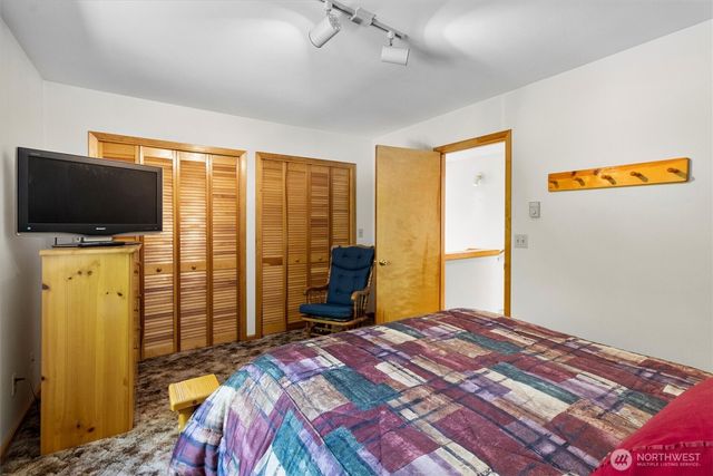 7101 Rainier Way, Glacier, WA 98244