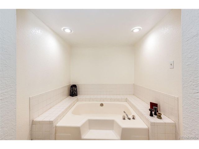 2924 W Bryant Cir, Littleton, CO 80120