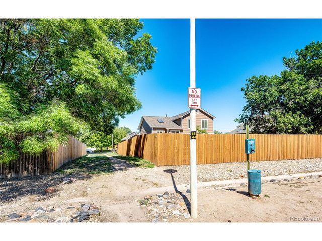 2924 W Bryant Cir, Littleton, CO 80120