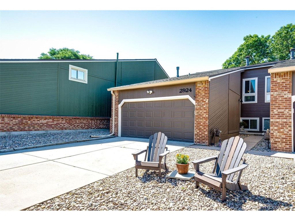 2924 W Bryant Cir, Littleton, CO 80120