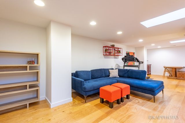 1942 S Prairie Avenue 3, Chicago, IL 60616