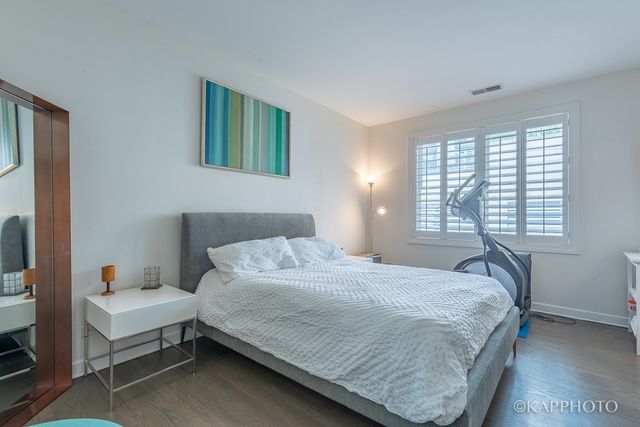 1942 S Prairie Avenue 3, Chicago, IL 60616