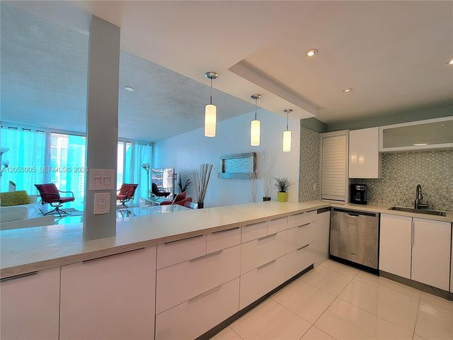 3505 S Ocean Drive 1011, Hollywood, FL 33019